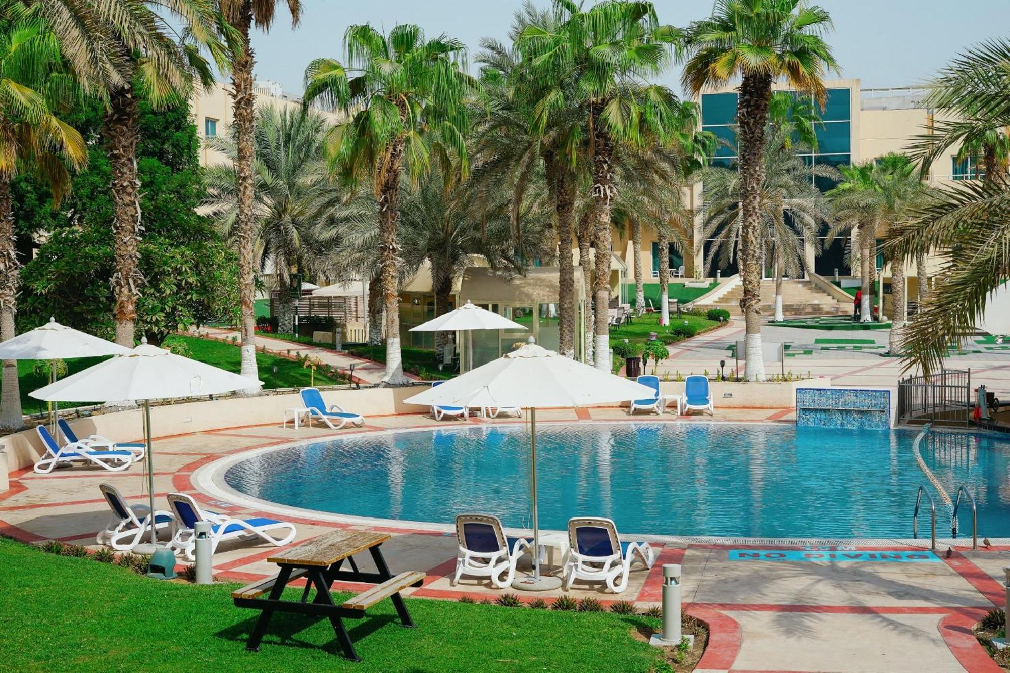 Metropolitan Al Mafraq Hotel Абу-Даби Экстерьер фото